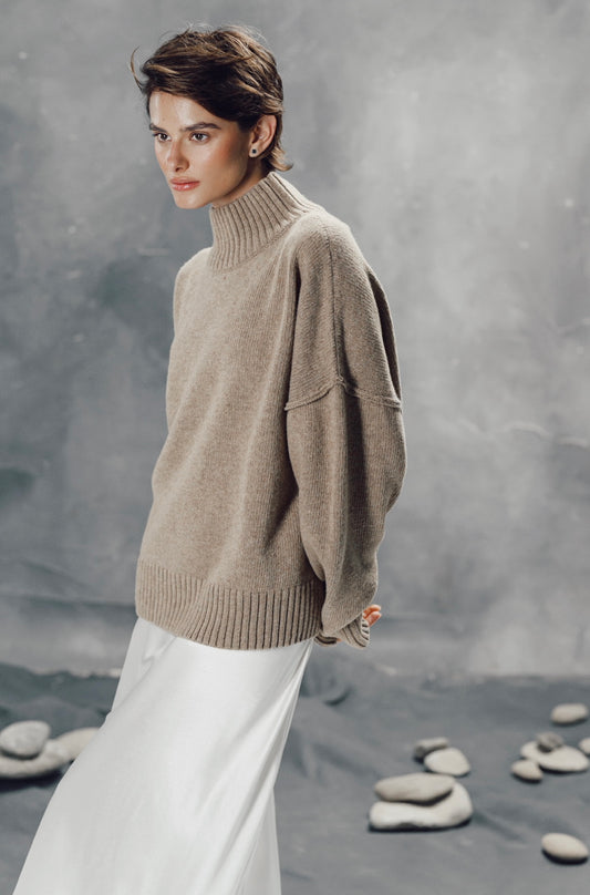 Светр оверсайз з вовни ягня