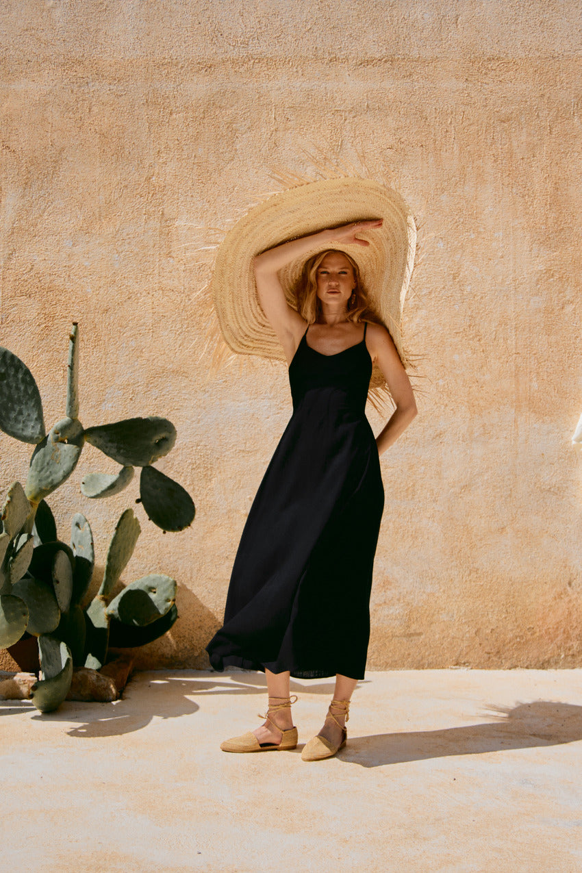 Linen dress with ties