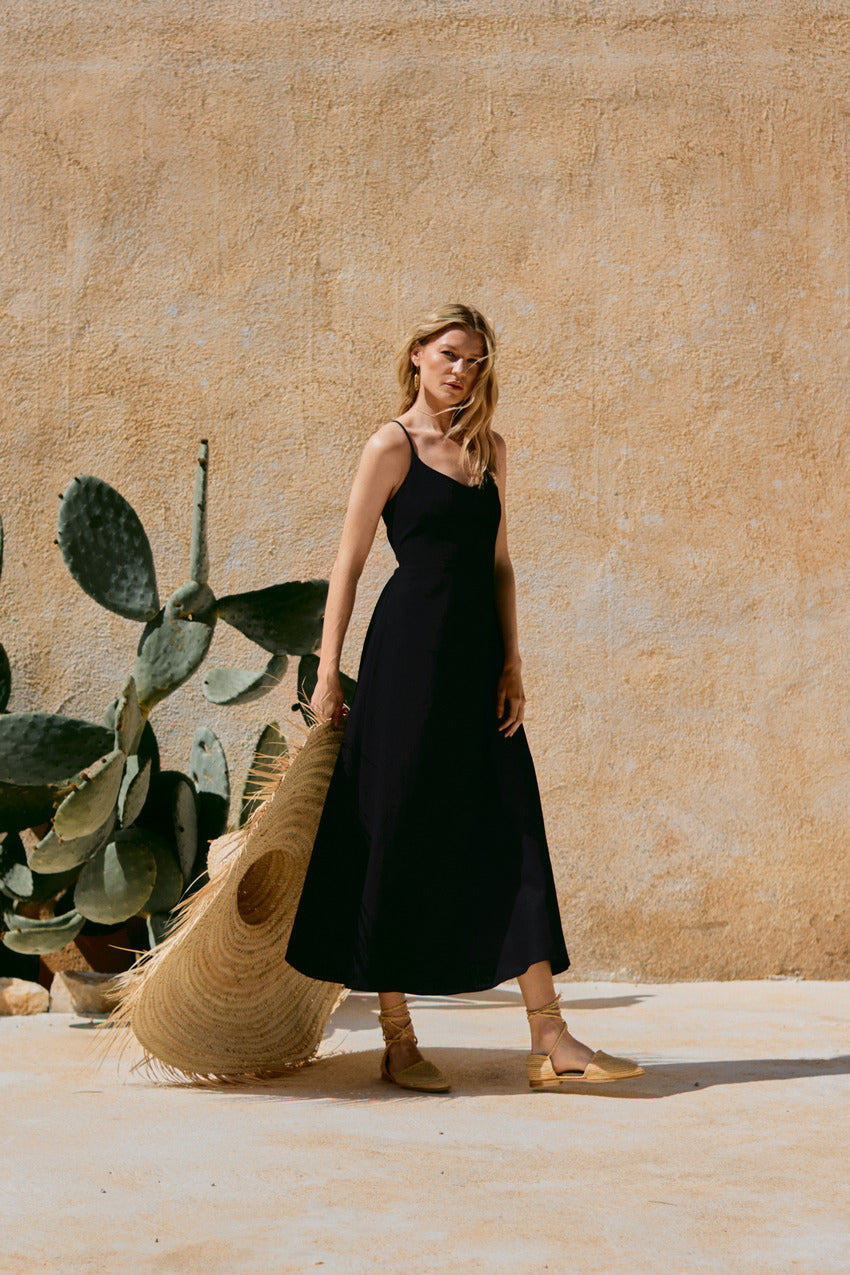 Linen dress with ties
