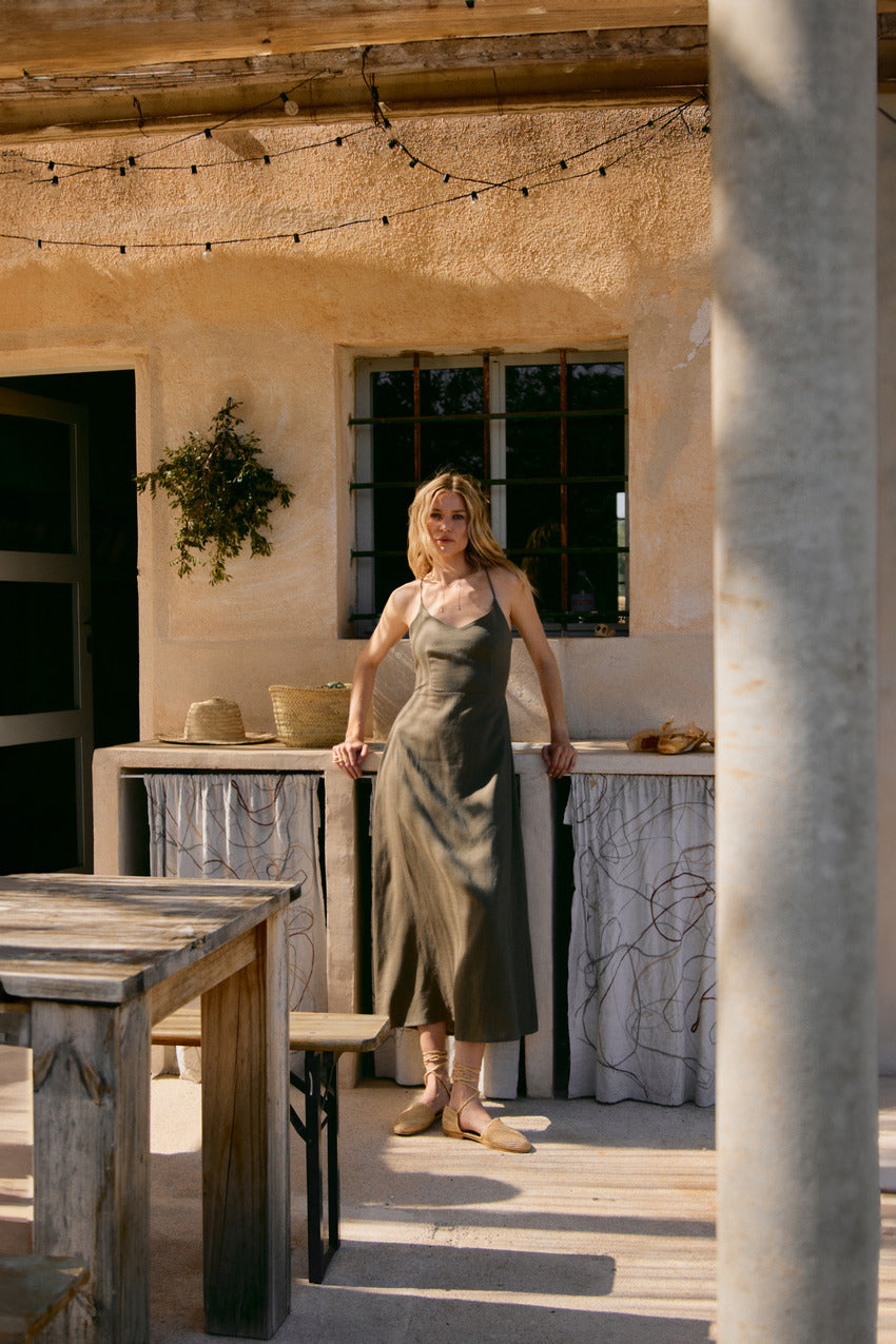 Linen dress with ties