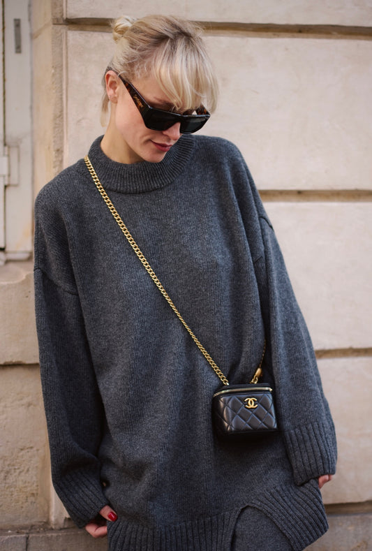 Вовняна светр-сукня з розрізом