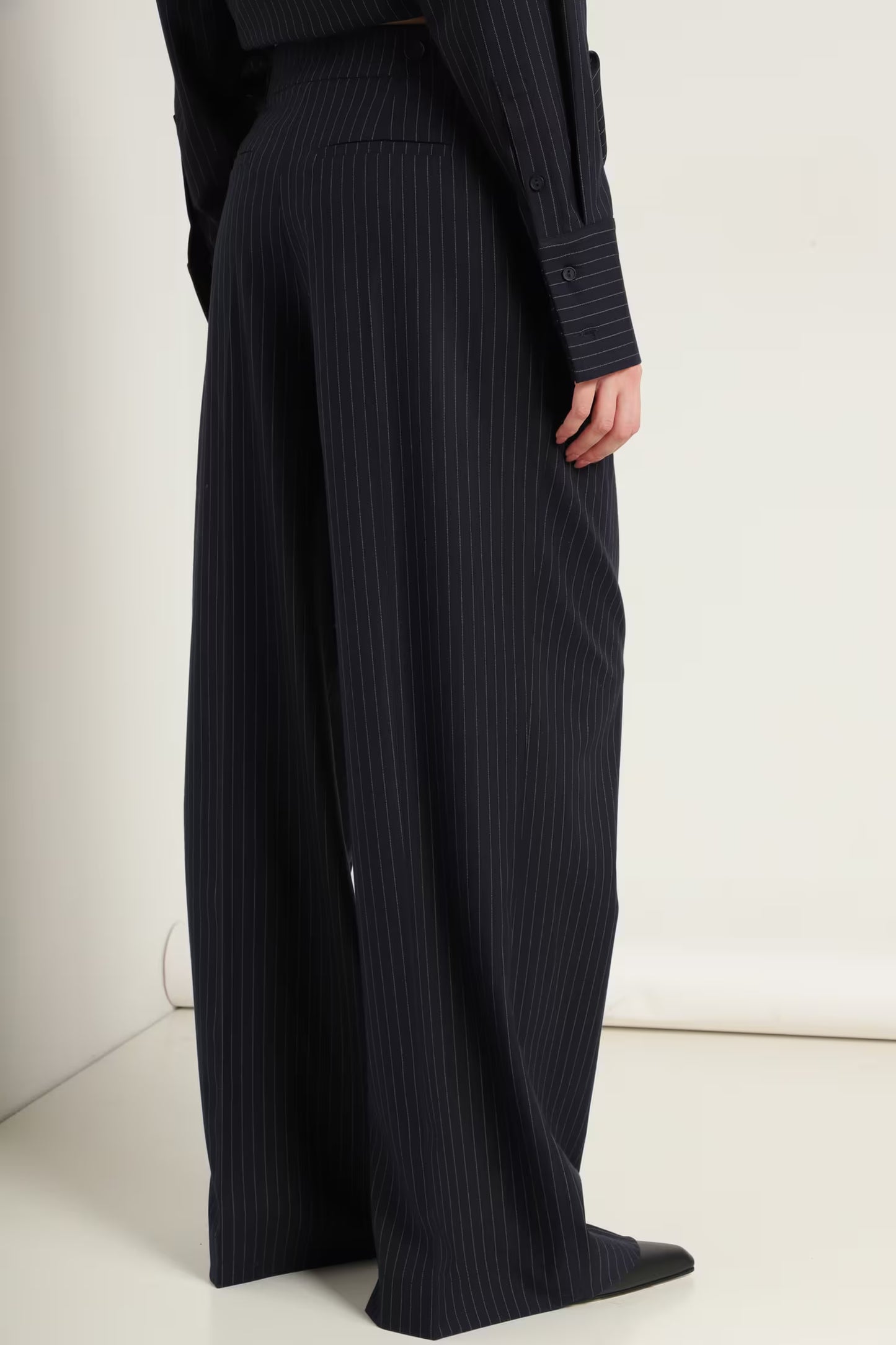 Брюки в смужку