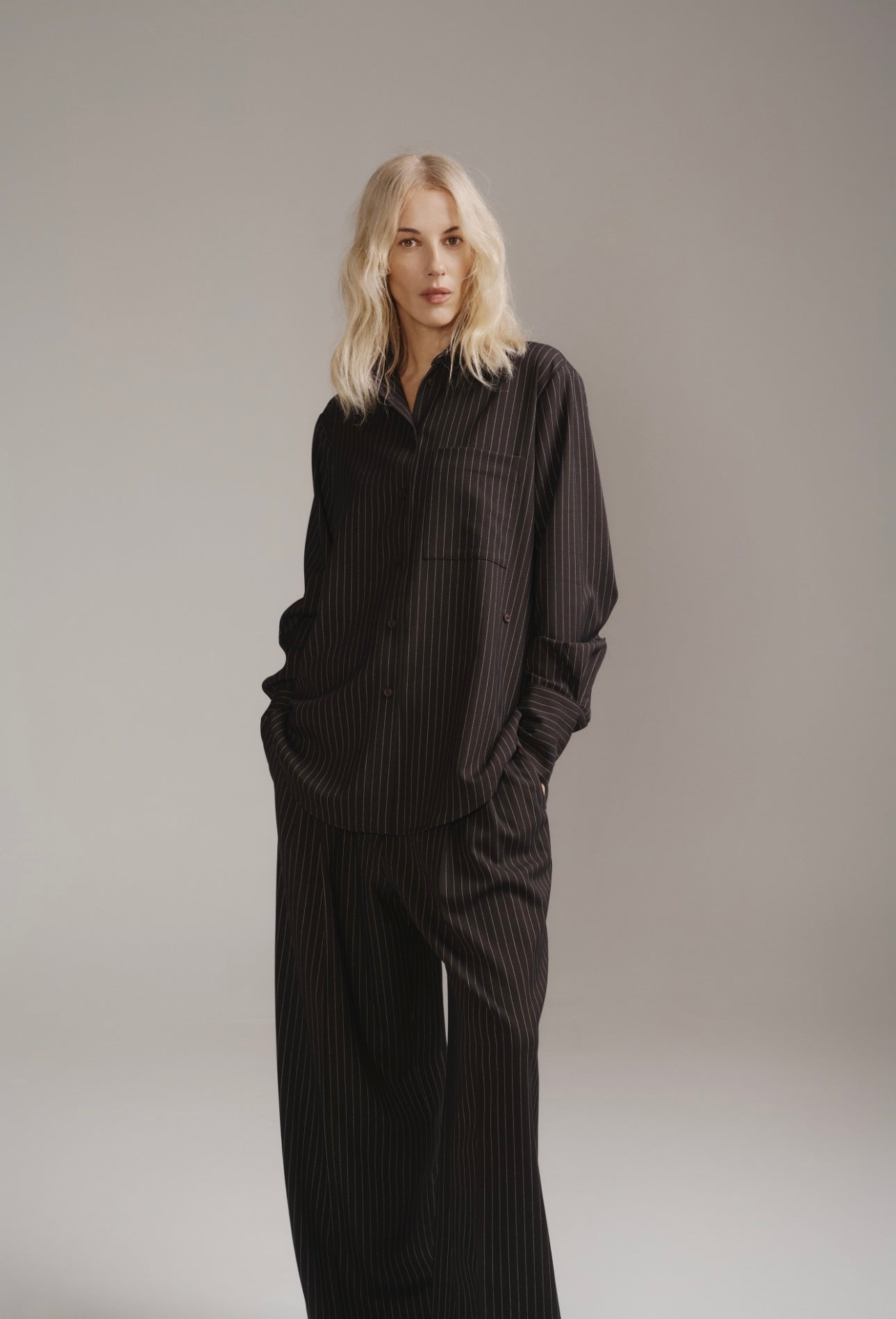 Брюки в смужку