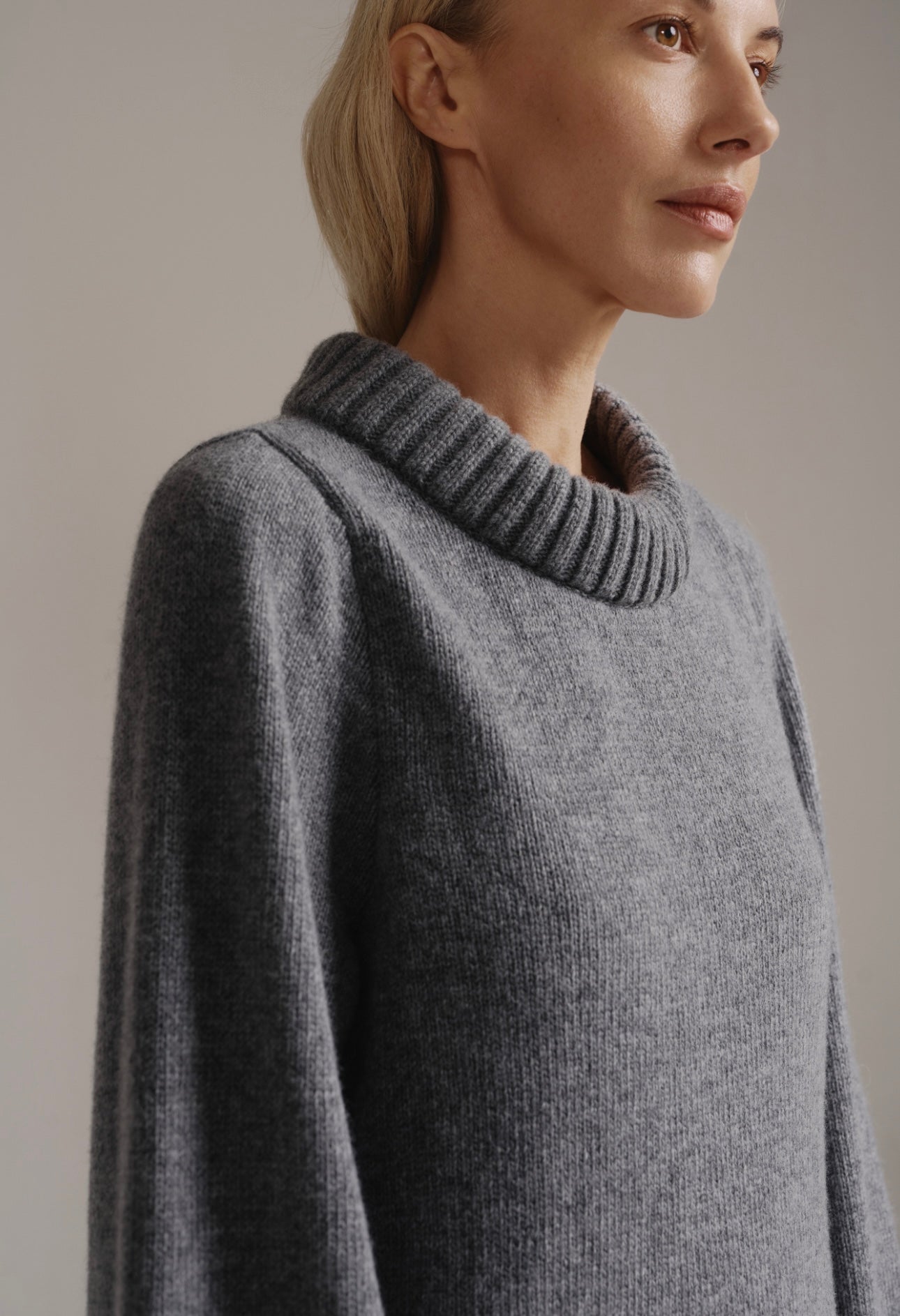 Cветр з вовни ягня “Swan”