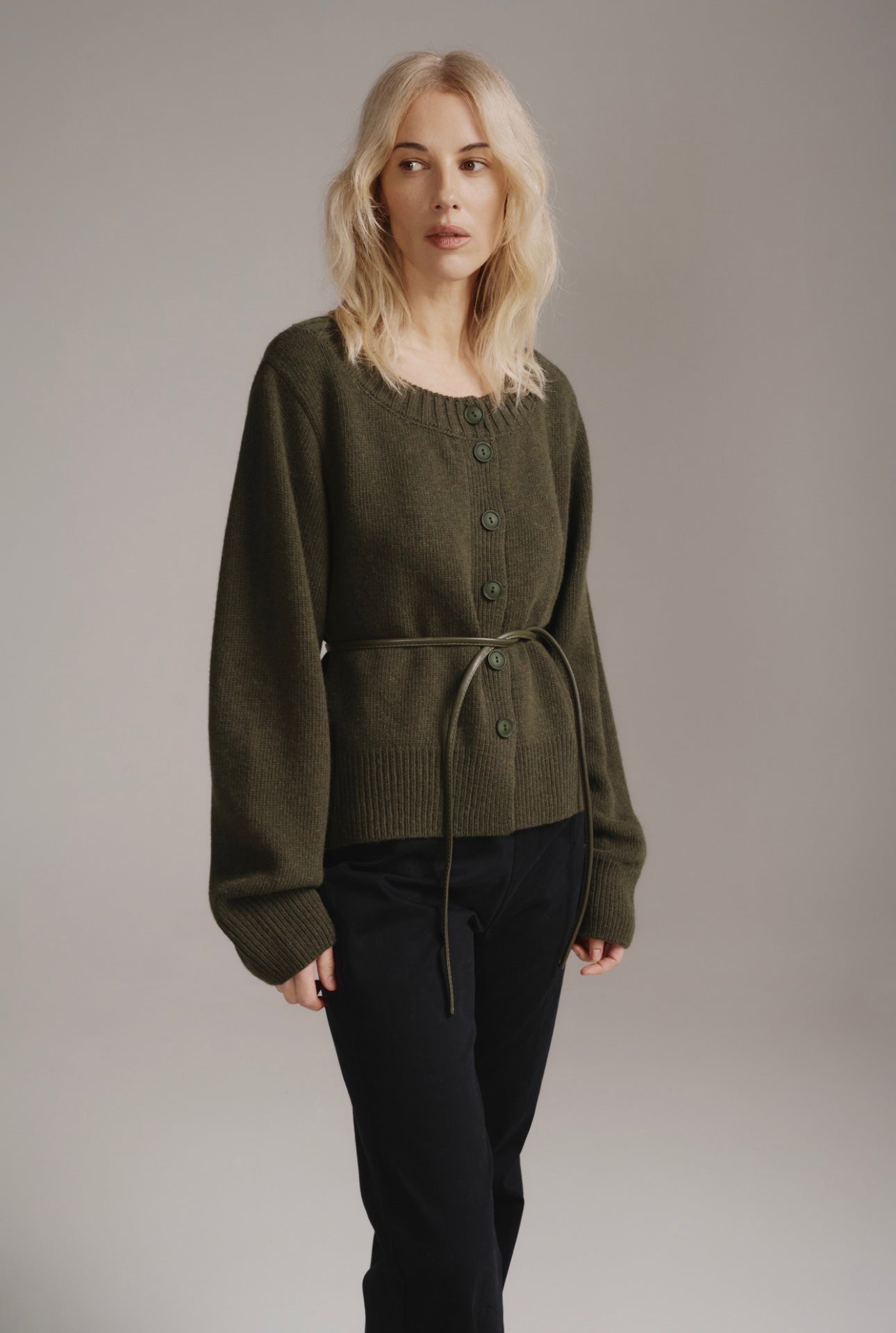 Кардиган з вовни ягня укорочений