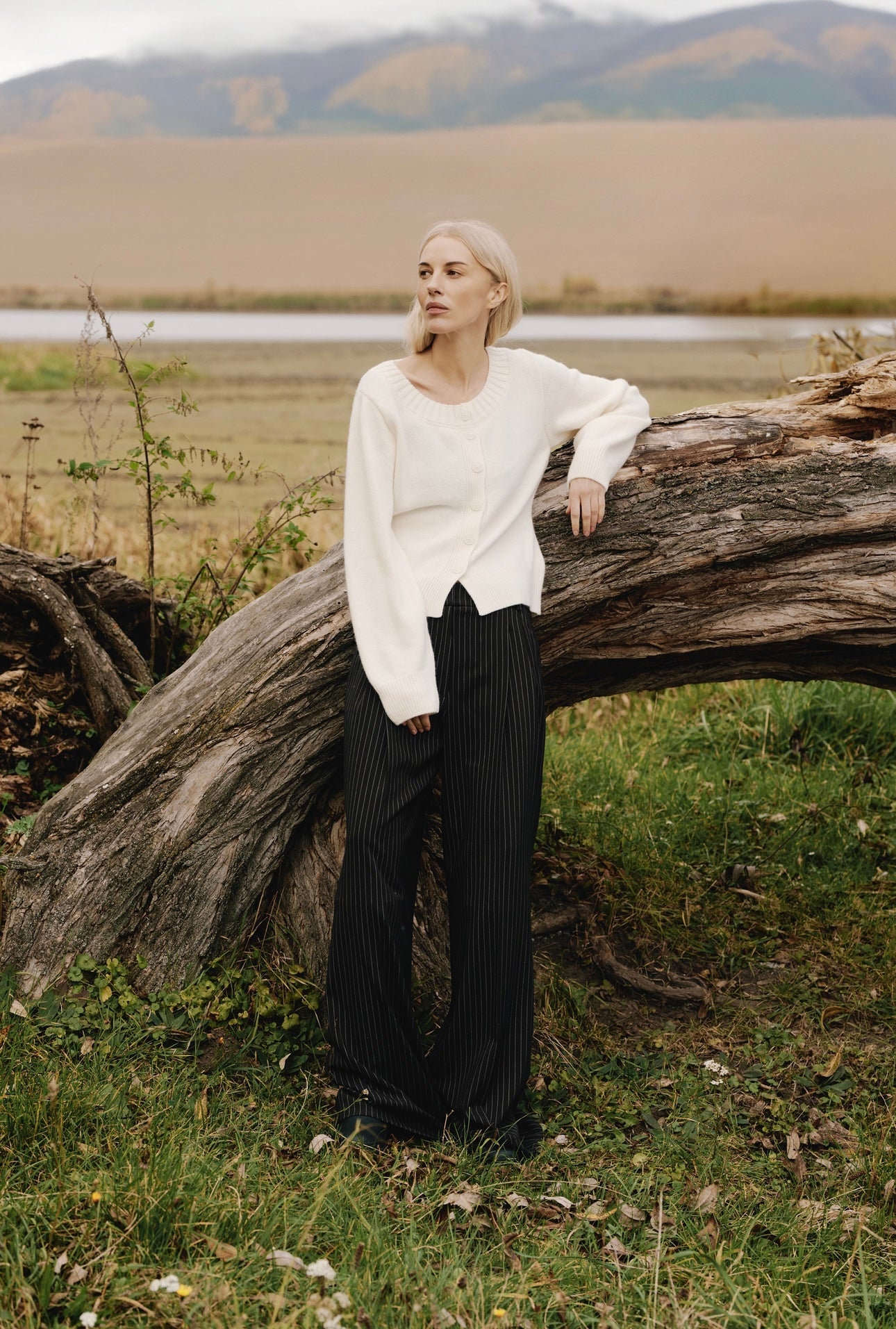 Кардиган з вовни ягня укорочений