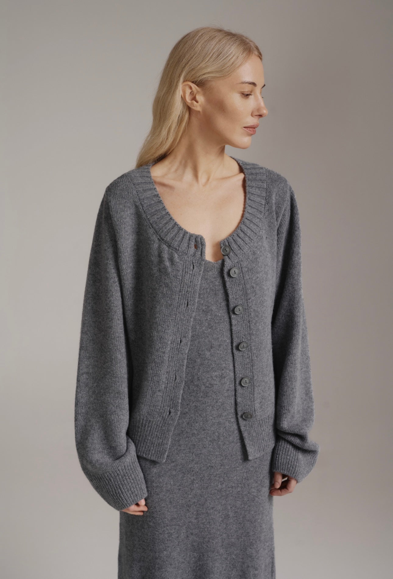 Кардиган з вовни ягня укорочений