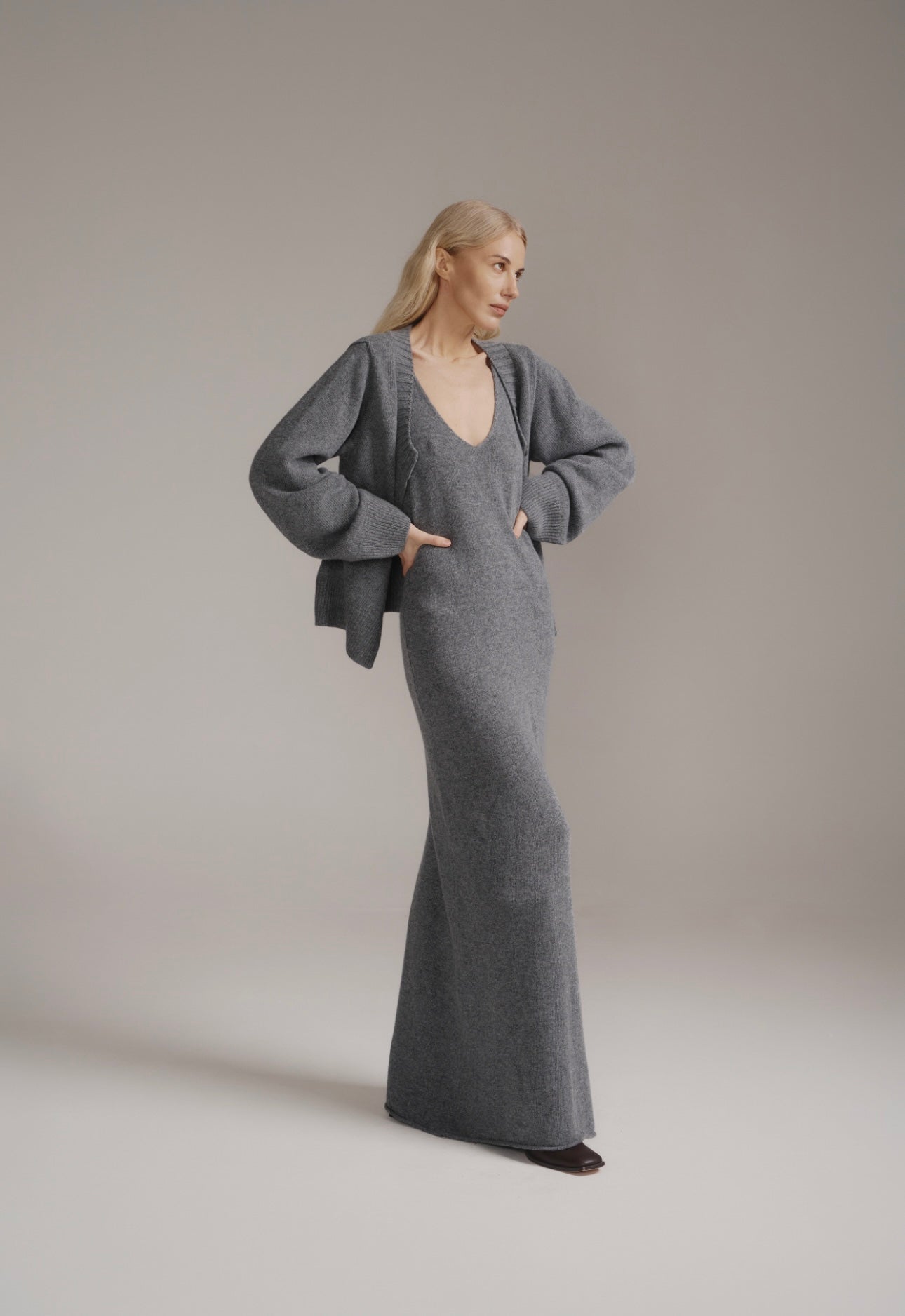 Кардиган з вовни ягня укорочений