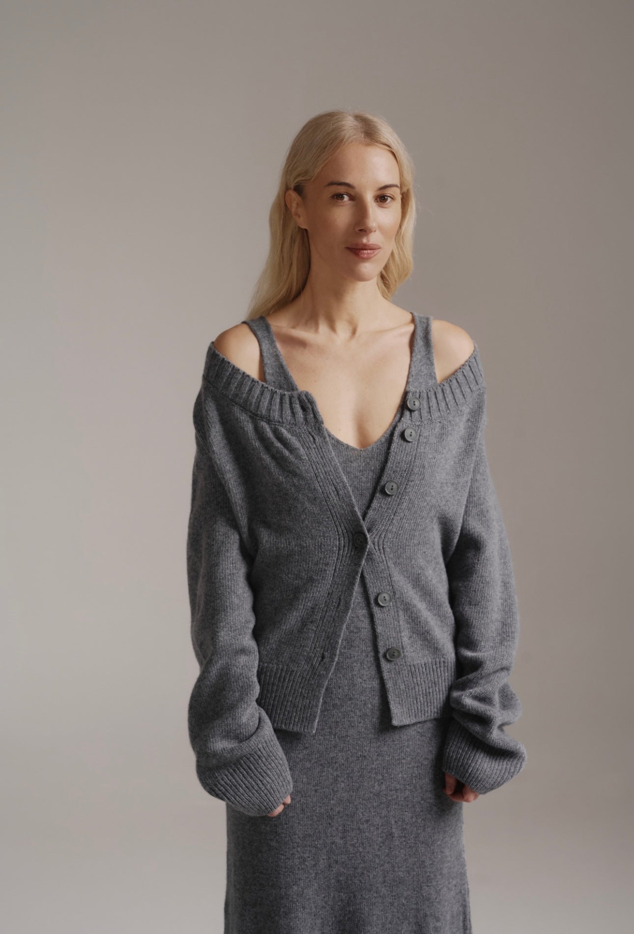 Кардиган з вовни ягня укорочений