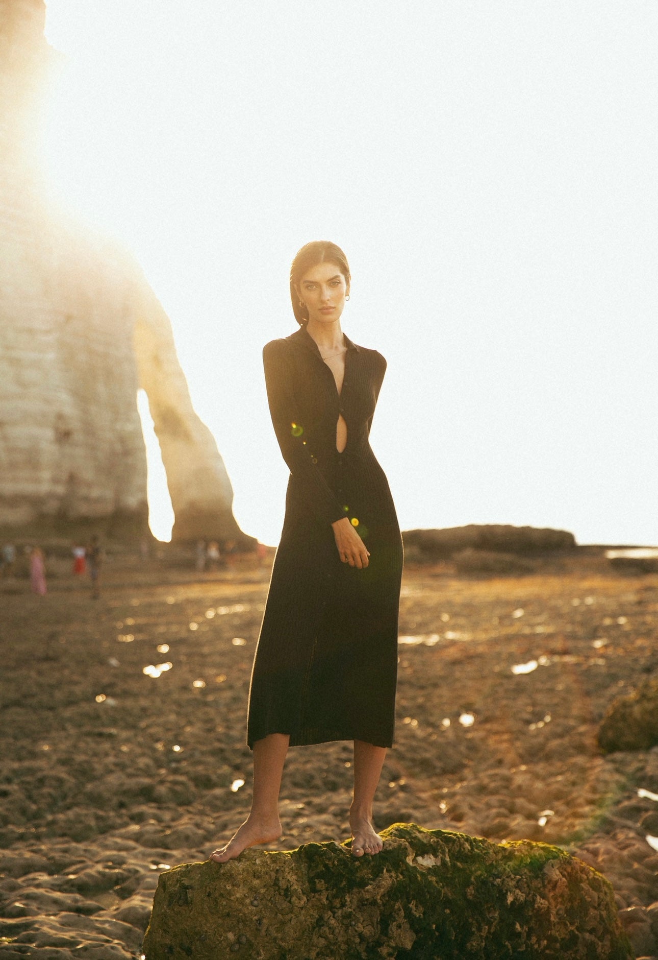 Сукня з вирізом