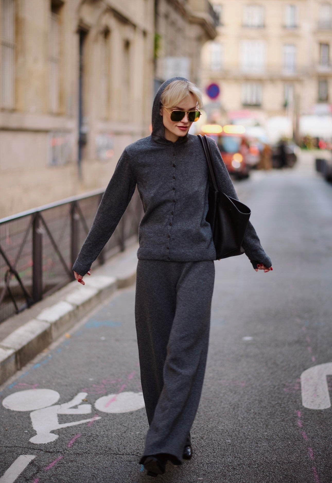 Кофта з капішоном на гудзиках