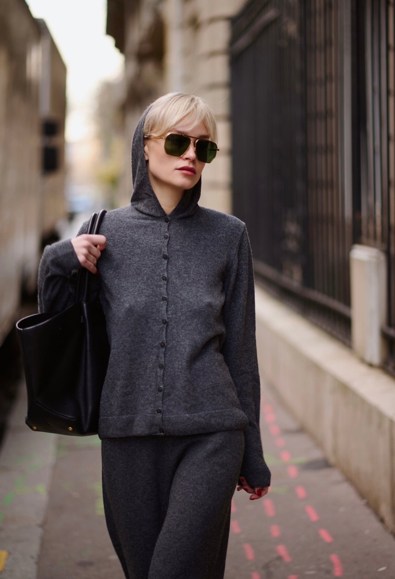 Кофта з капішоном на гудзиках