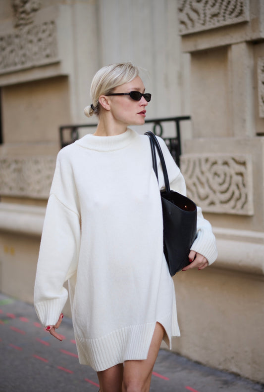 Вовняна светр-сукня з розрізом